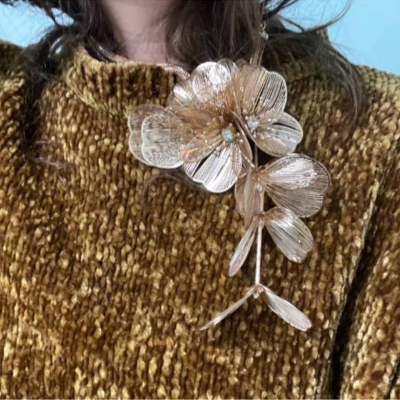 Anthropologie Gold Floral Necklace - Picture 1 of 5